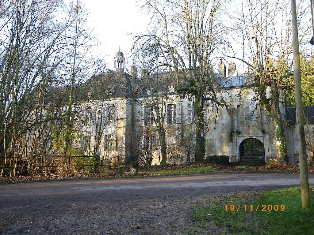 La Petite Varenne Turny Exterior photo