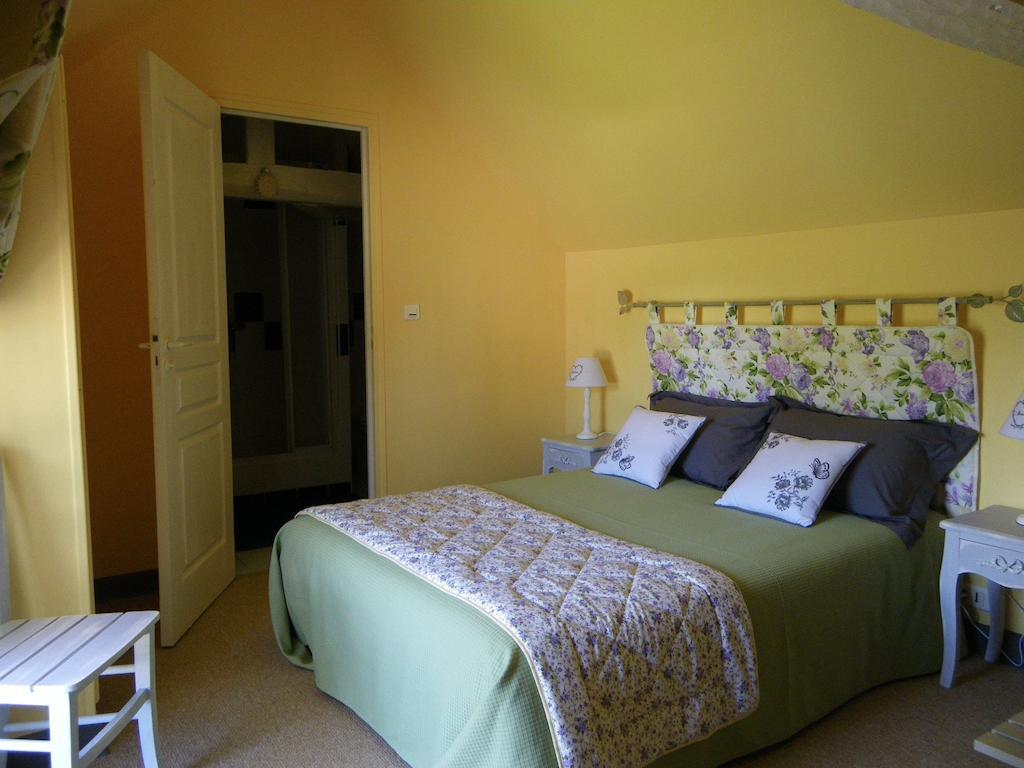 La Petite Varenne Turny Room photo
