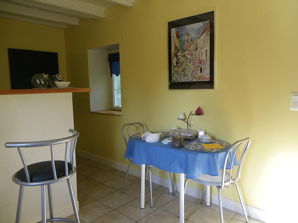 La Petite Varenne Turny Room photo